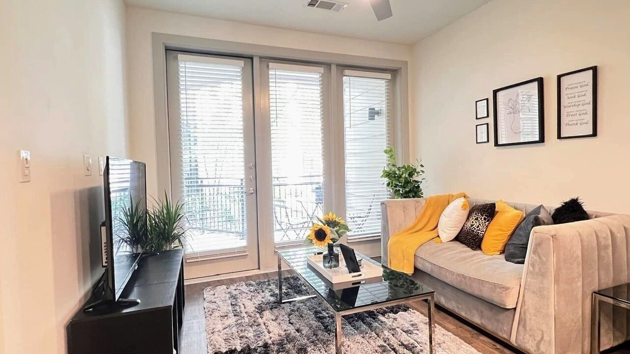 Photo of Livingroom in Addison