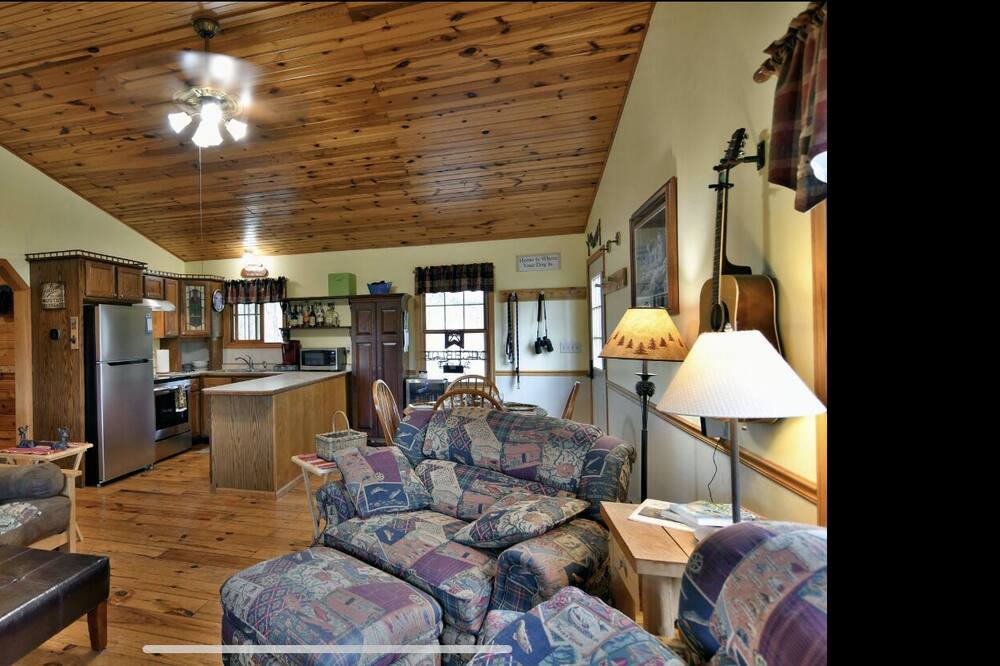 Photo of Livingroom in Spooner