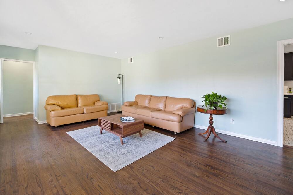 Photo of Livingroom in Corona