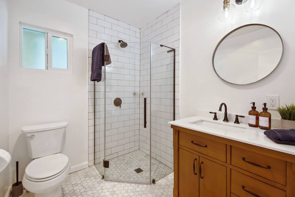 Photo of Bathroom in Corona