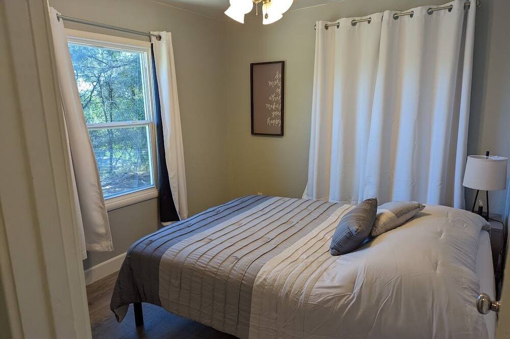 Photo of Bedroom in North Auburn