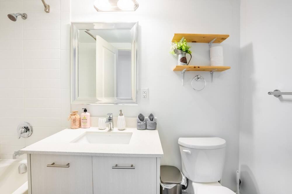 Photo of Bathroom in Beasley