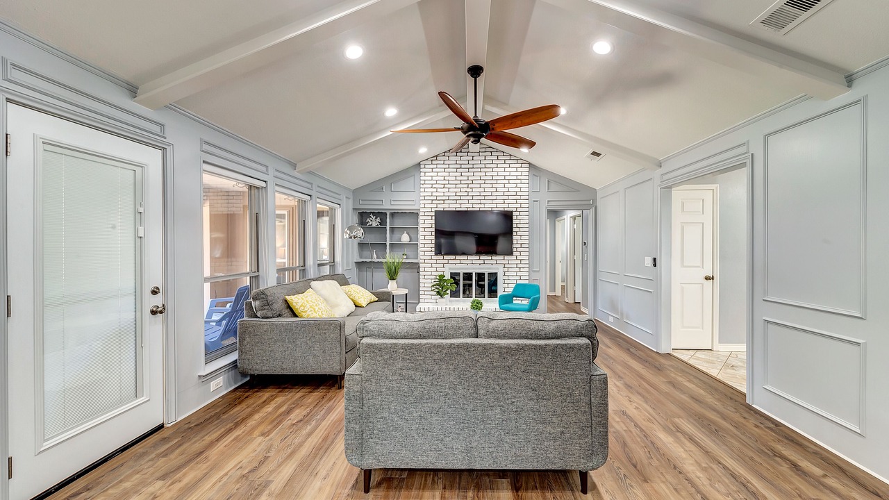 Photo of Livingroom in Northeast Carrollton