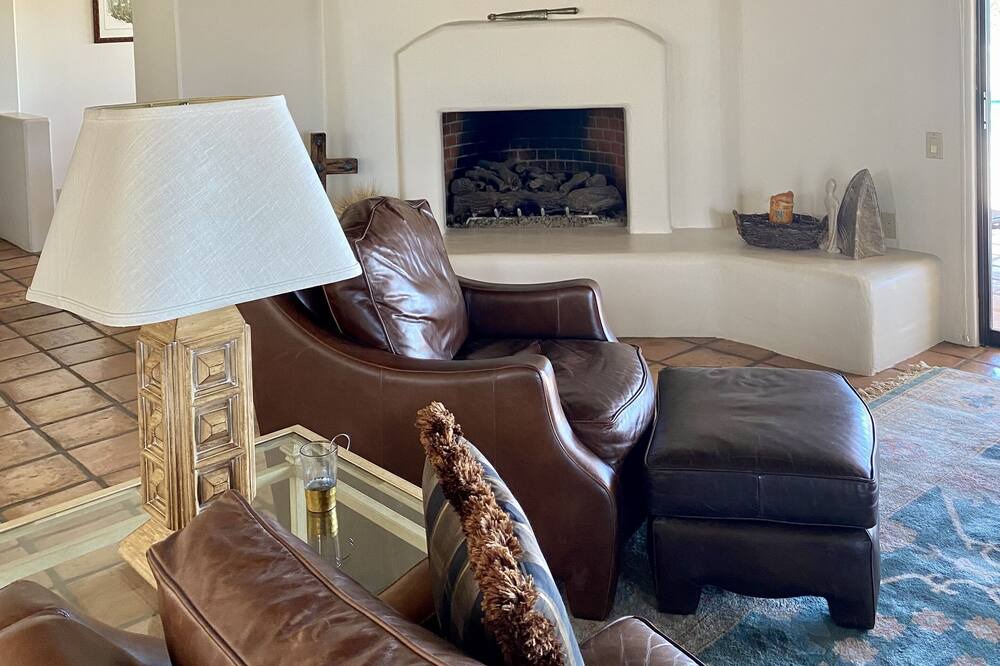 Photo of Livingroom in Carefree Rolling Hills