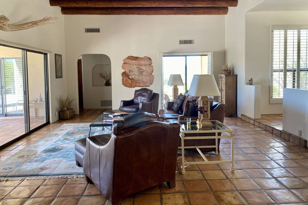 Photo of Livingroom in Carefree Rolling Hills
