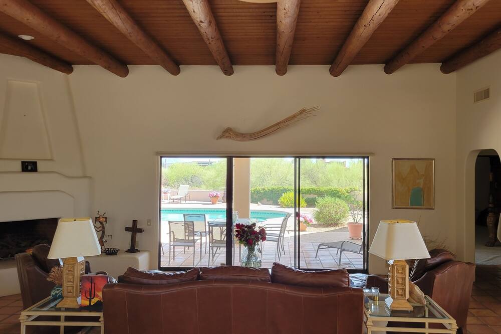 Photo of Livingroom in Carefree Rolling Hills
