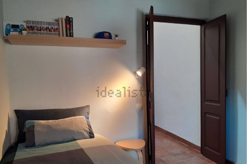 Photo of Bedroom in Hostalric