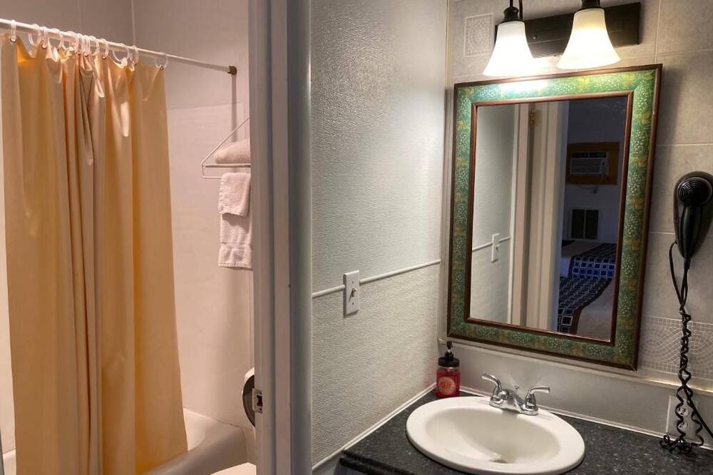 Photo of Bathroom in Fairview