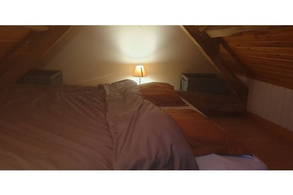 Photo of Bedroom in Yvre-le-Polin