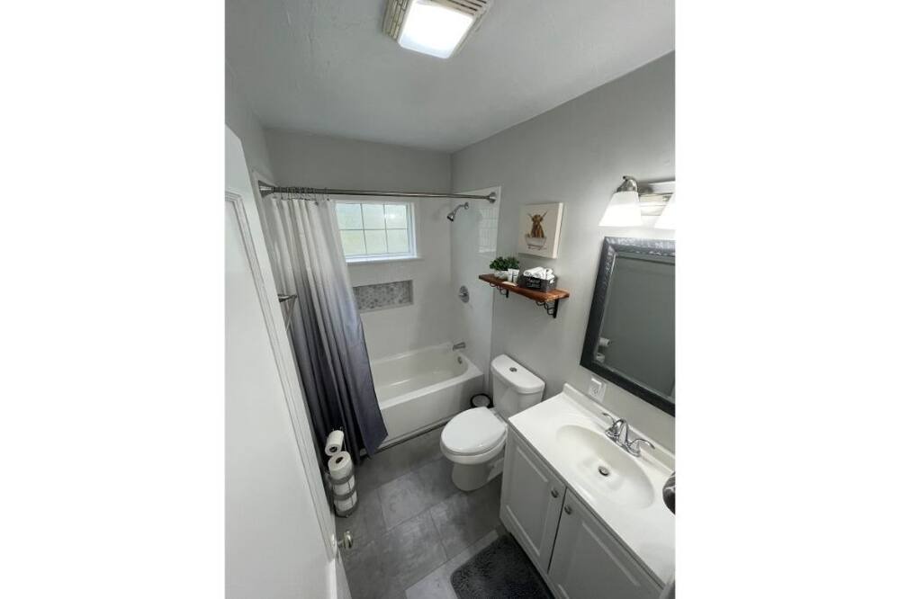 Photo of Bathroom in Hattiesburg