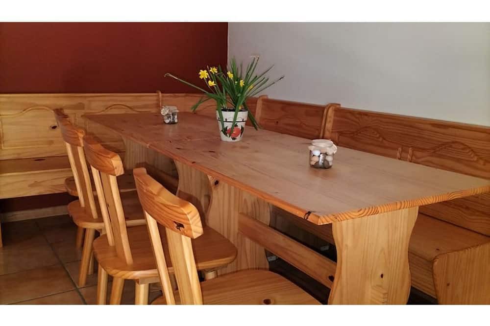 Photo of Kitchen in Yvre-le-Polin