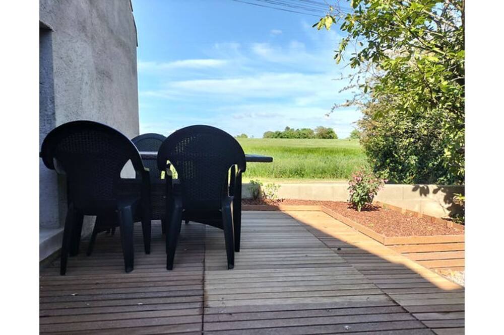 Photo of Patio Balcony in Yvre-le-Polin