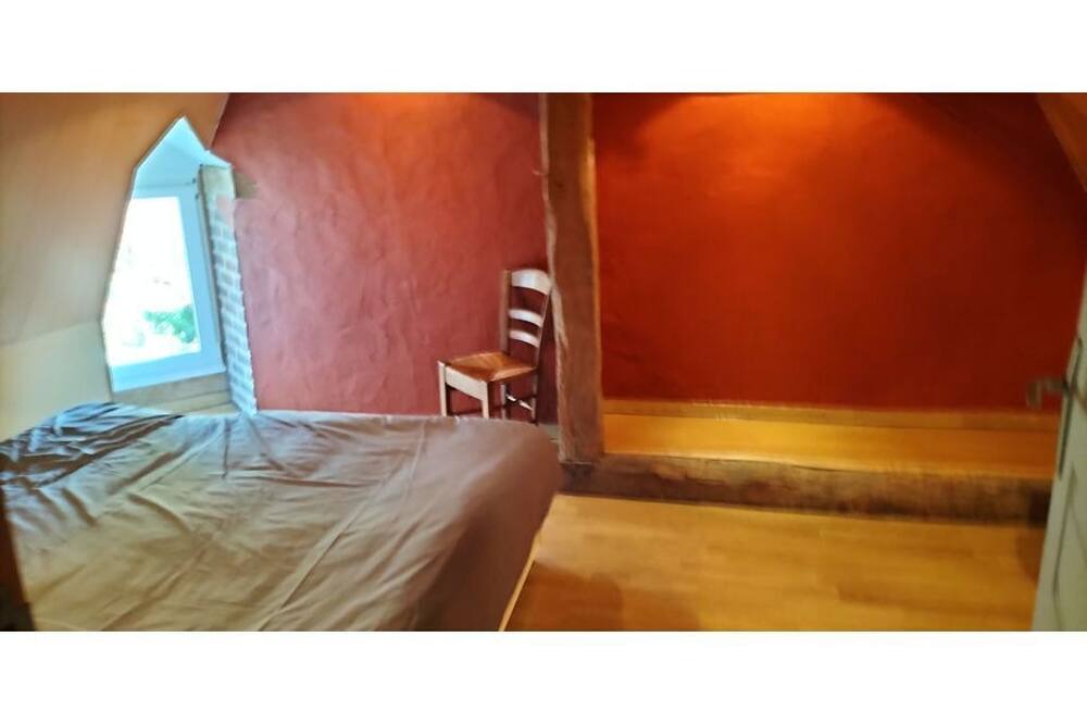 Photo of Bedroom in Yvre-le-Polin