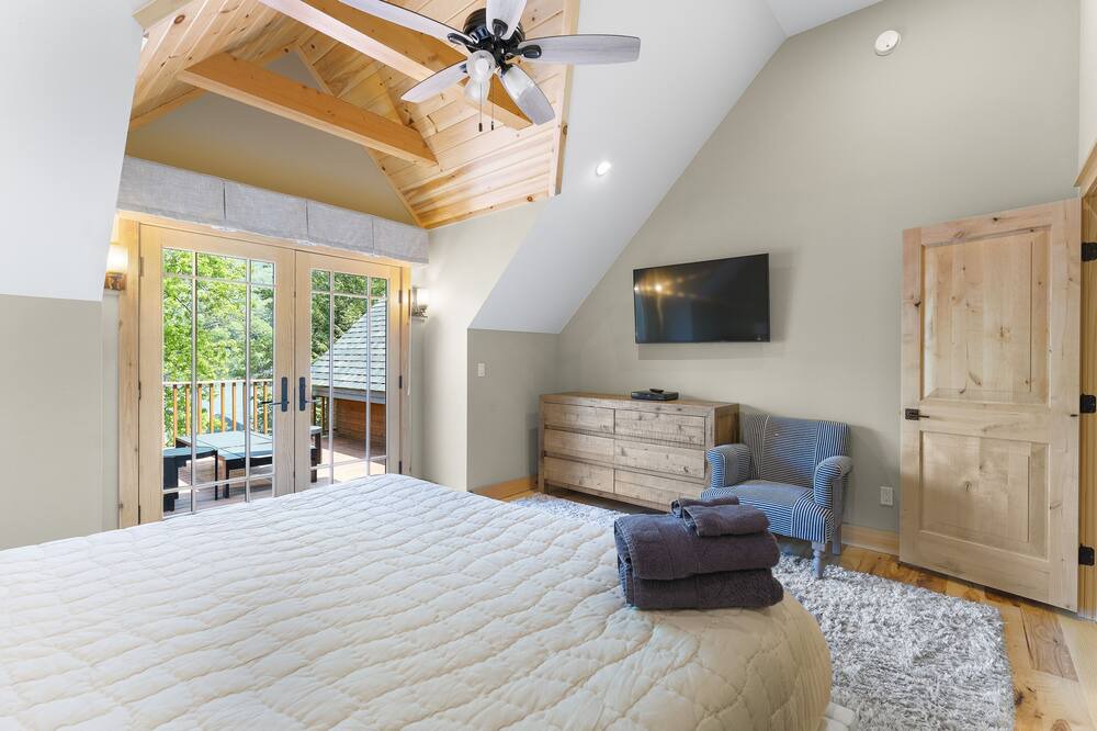 Photo of Bedroom in Lake George