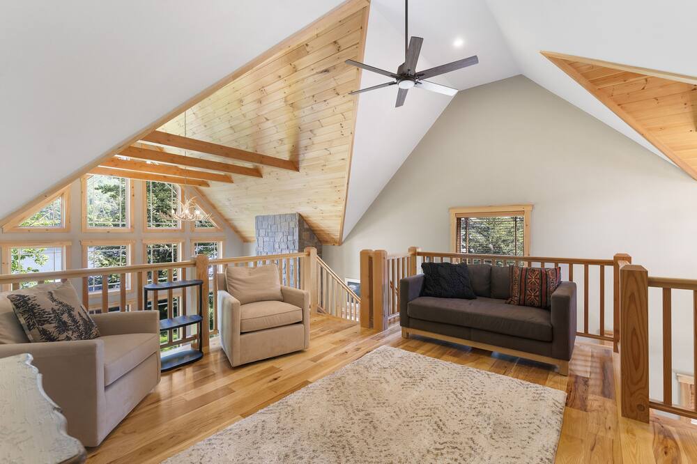 Photo of Livingroom in Lake George