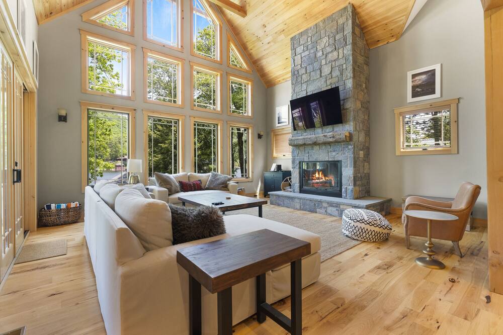 Photo of Livingroom in Lake George
