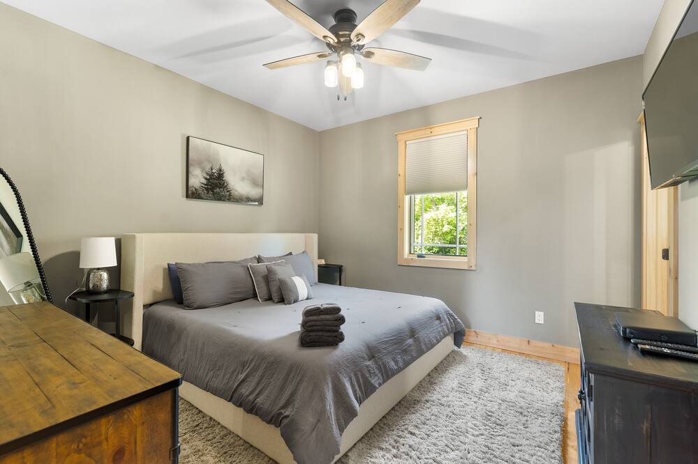 Photo of Bedroom in Lake George