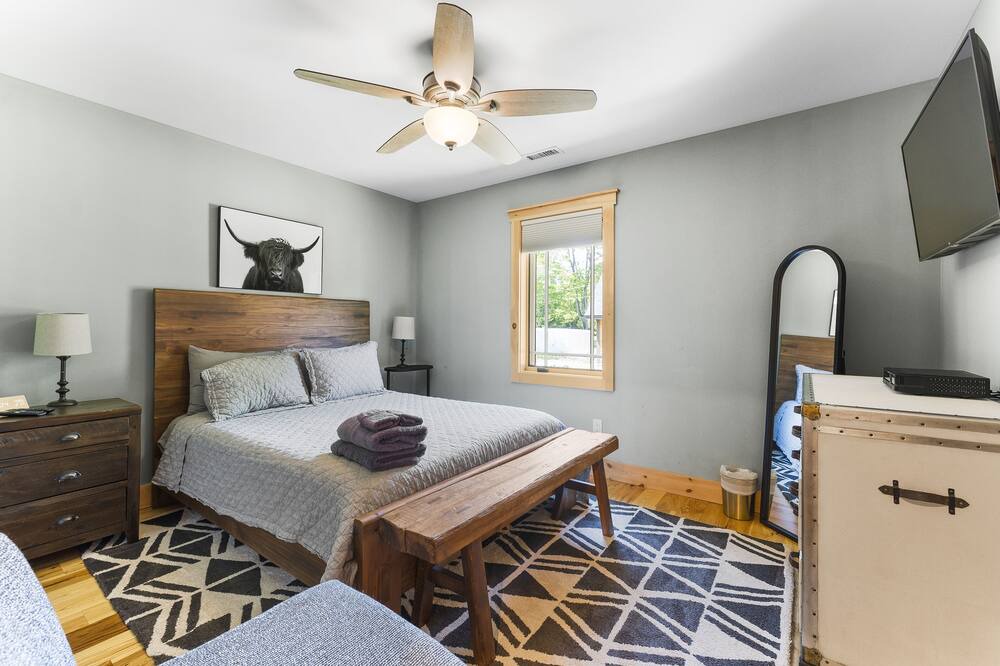 Photo of Bedroom in Lake George