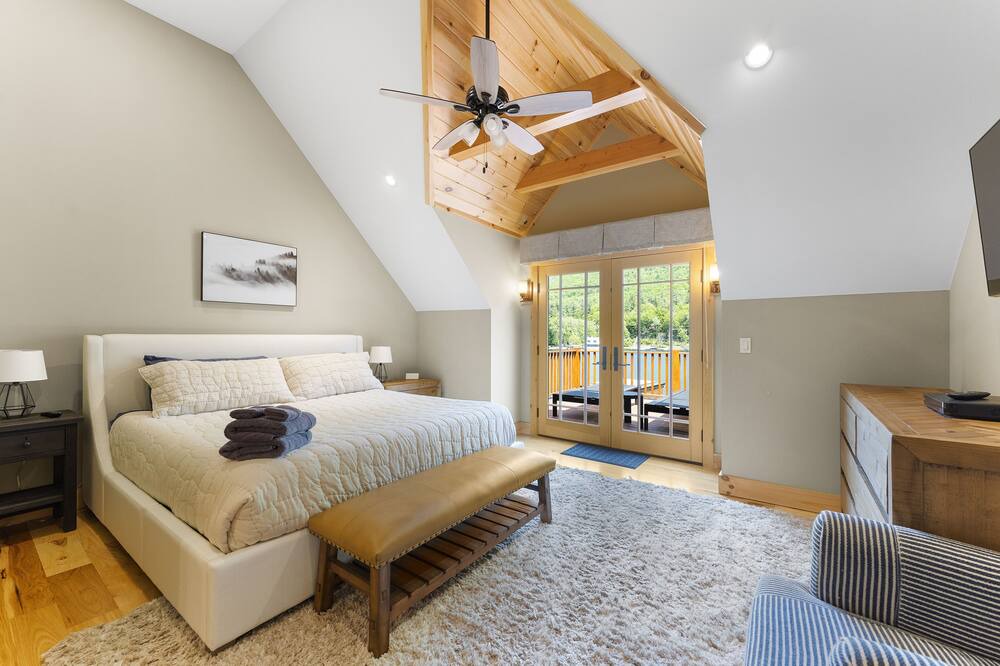 Photo of Bedroom in Lake George