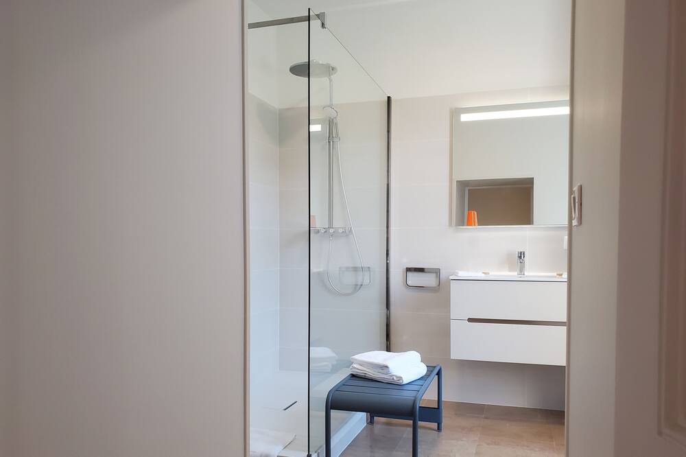 Photo of Bathroom in Cognac