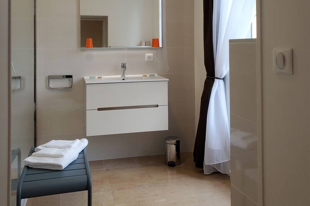 Photo of Bathroom in Cognac