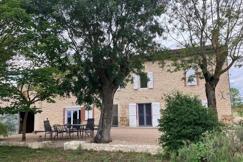 Photo of Outdoor in Frausseilles