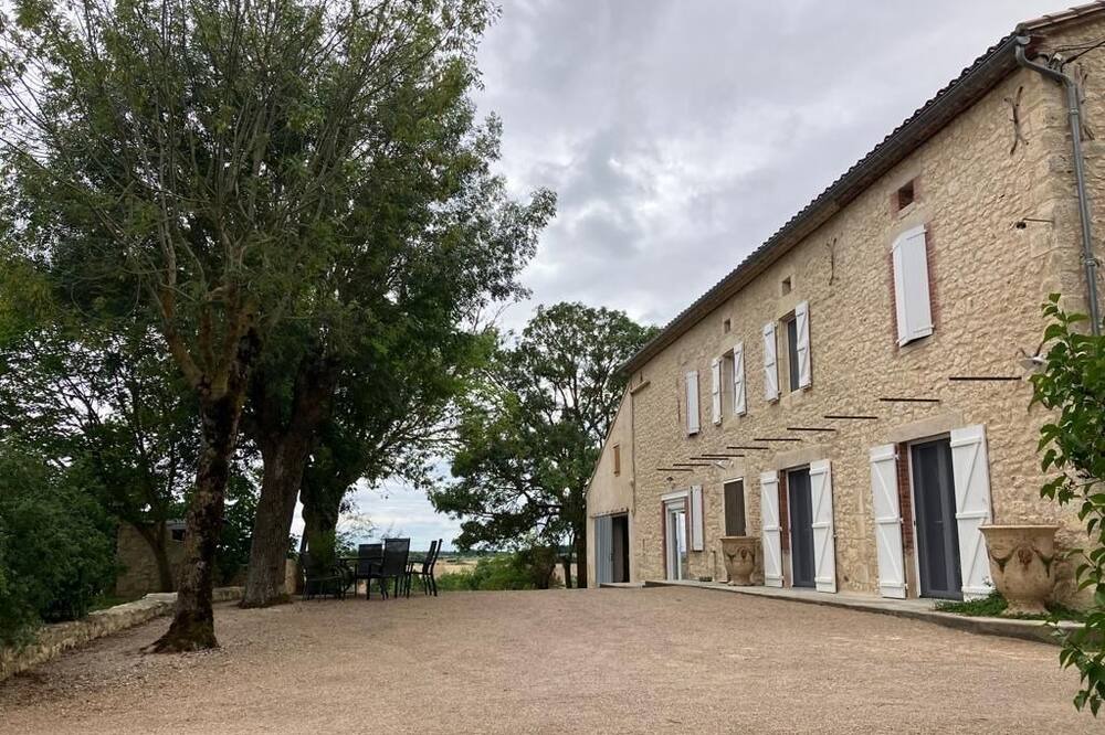 Photo of Outdoor in Frausseilles