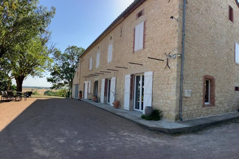 Photo of Outdoor in Frausseilles