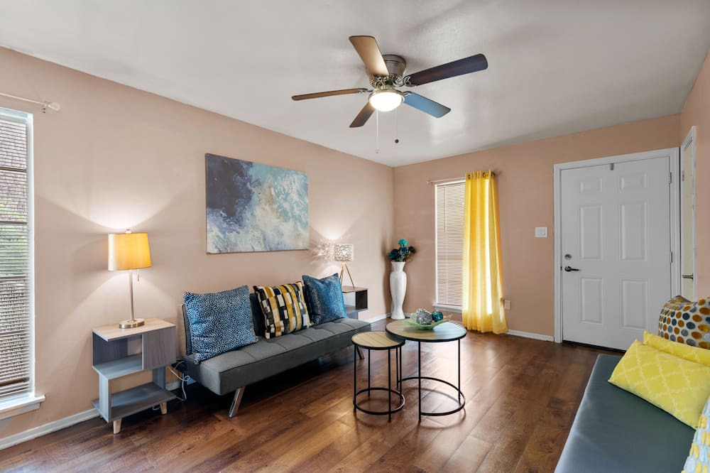 Photo of Livingroom in Shreveport