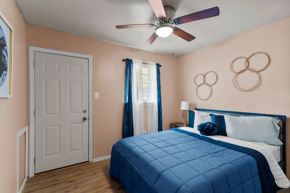 Photo of Bedroom in Shreveport