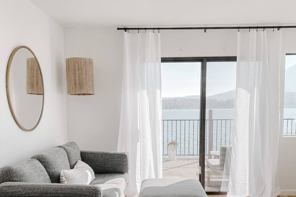 Photo of Livingroom in Wilbur Springs