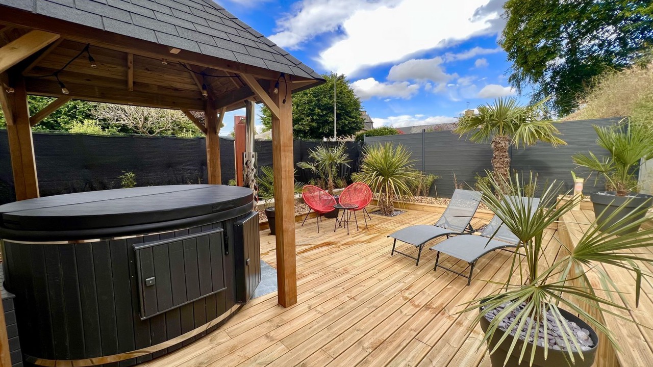 Photo of Others in Plelo