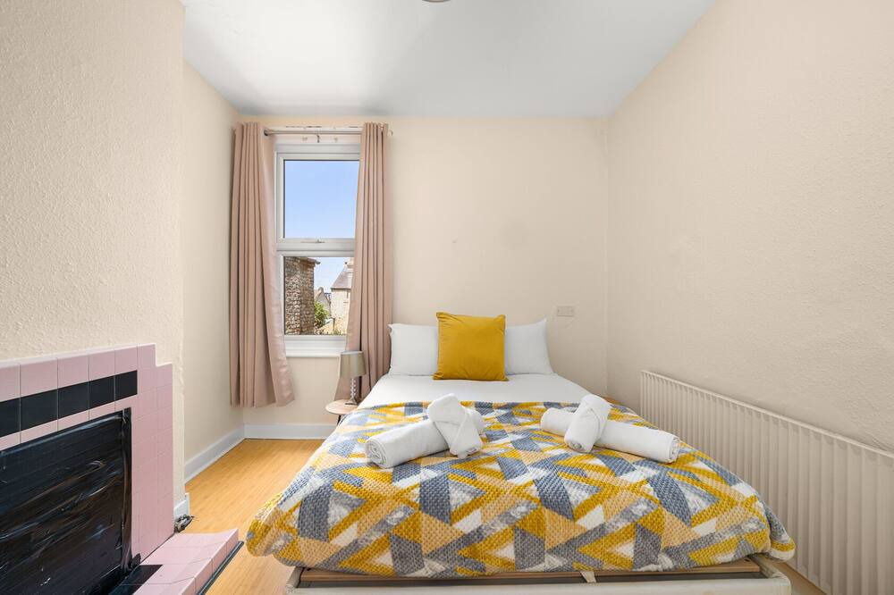 Photo of Others in Bowes