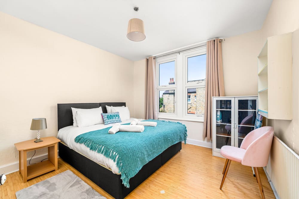 Photo of Others in Bowes