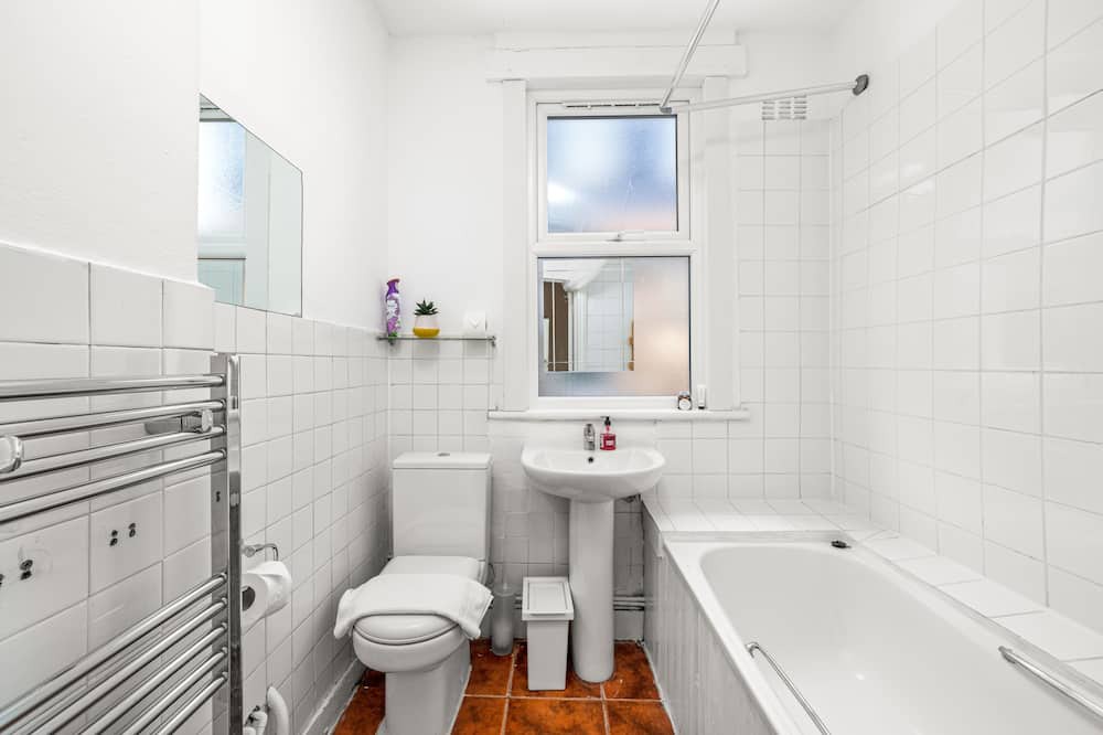 Photo of Bathroom in Bowes