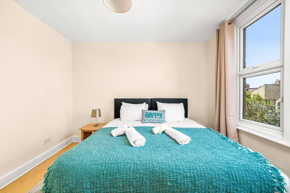 Photo of Others in Bowes