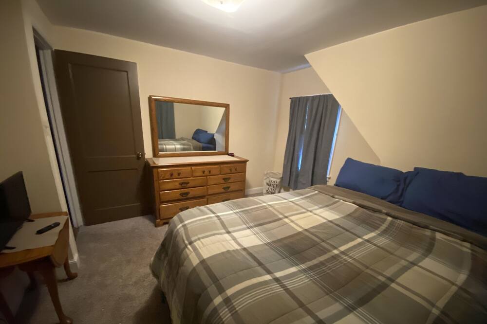 Photo of Bedroom in Madison Heights