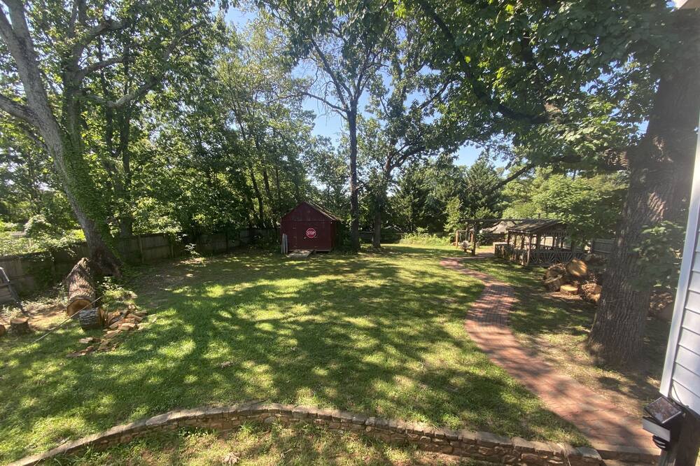 Photo of Outdoor in Madison Heights