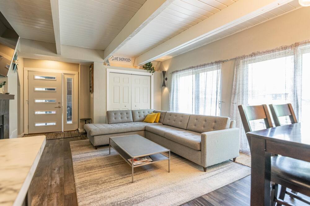 Photo of Livingroom in Nekoosa