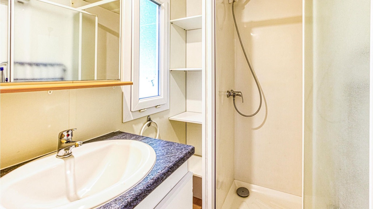 Photo of Bathroom in Gages