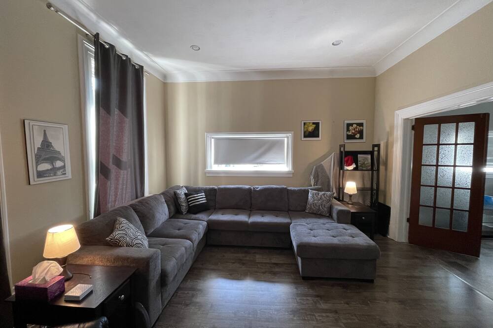 Photo of Livingroom in Clinton