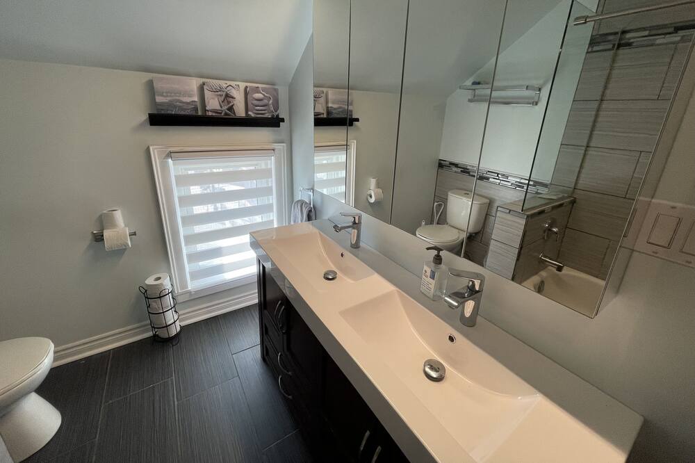 Photo of Bathroom in Clinton