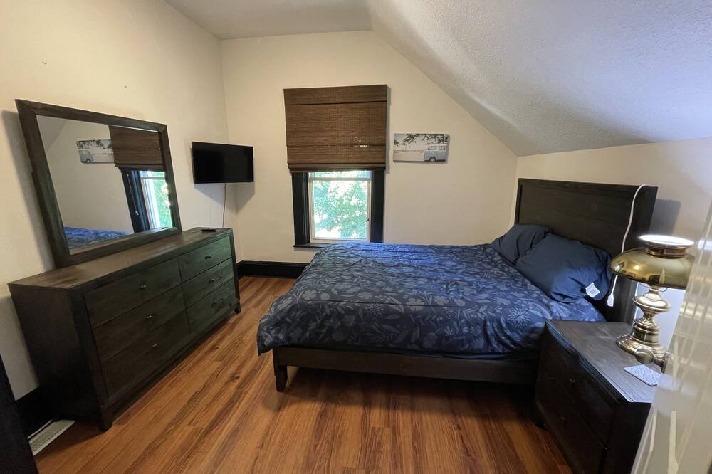 Photo of Bedroom in Clinton