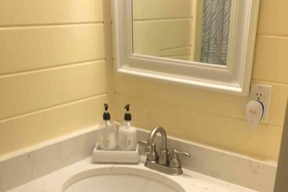 Photo of Bathroom in Upward