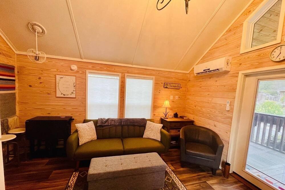 Photo of Livingroom in Upward