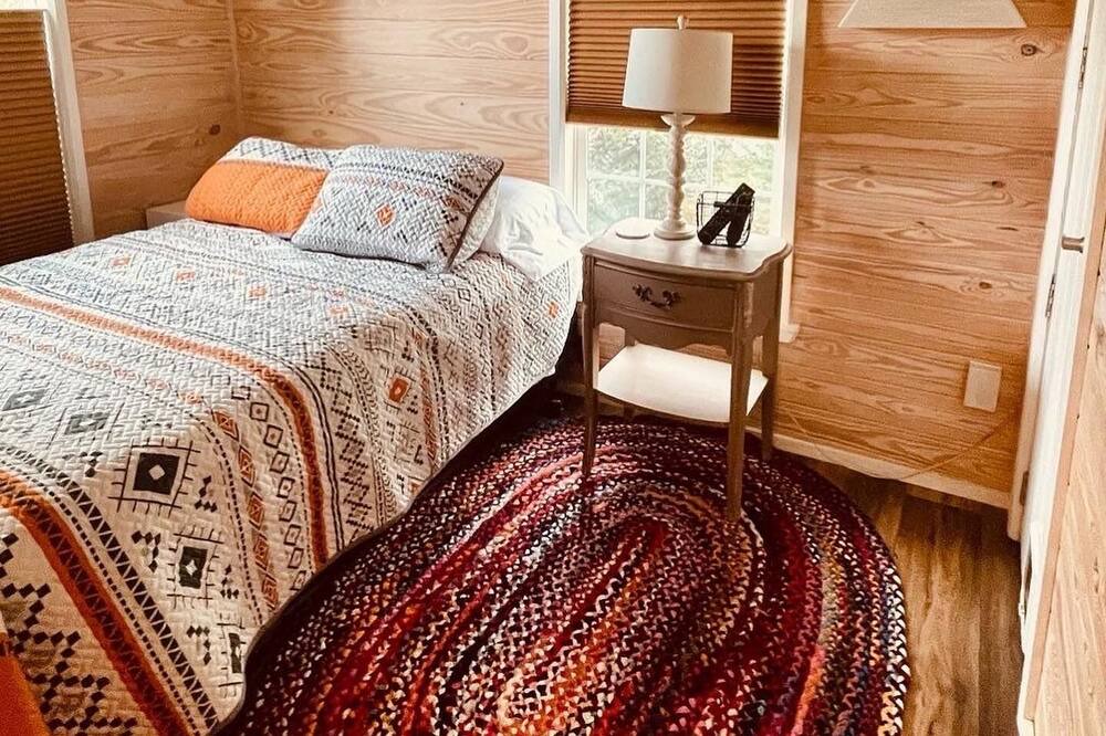 Photo of Bedroom in Upward