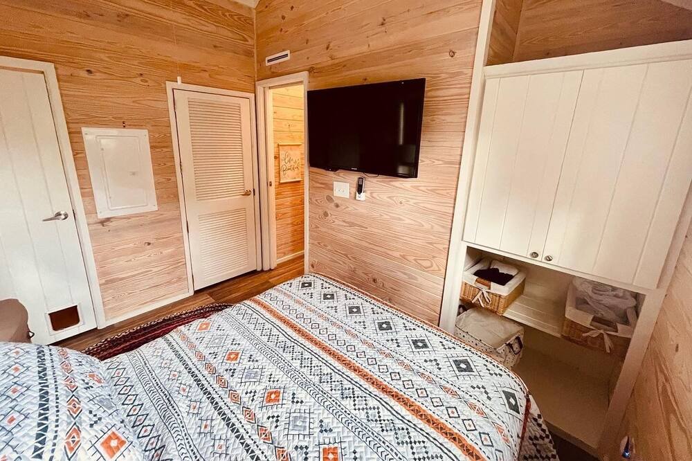 Photo of Bedroom in Upward
