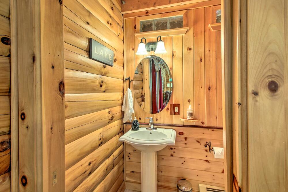 Photo of Bathroom in East Wakefield