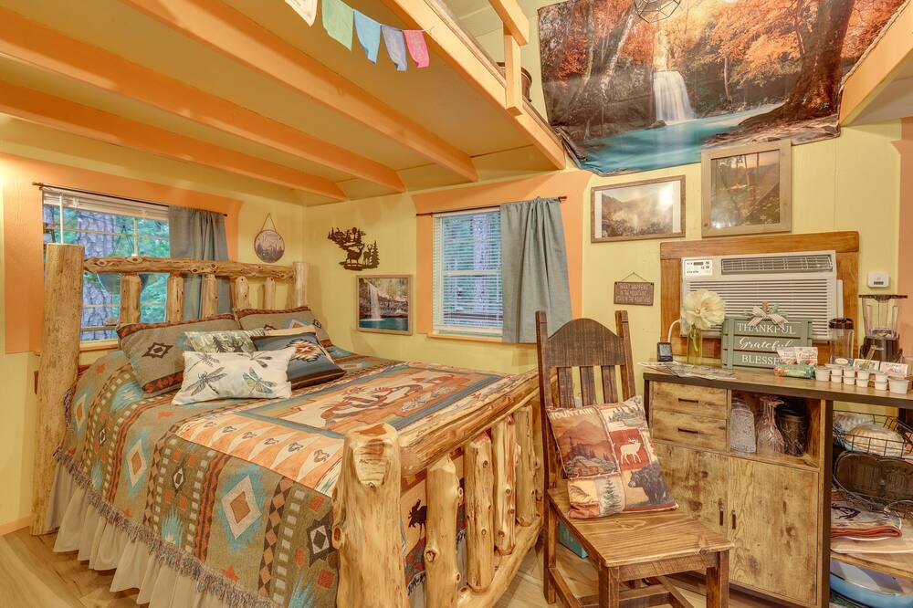 Photo of Bedroom in Eureka Springs
