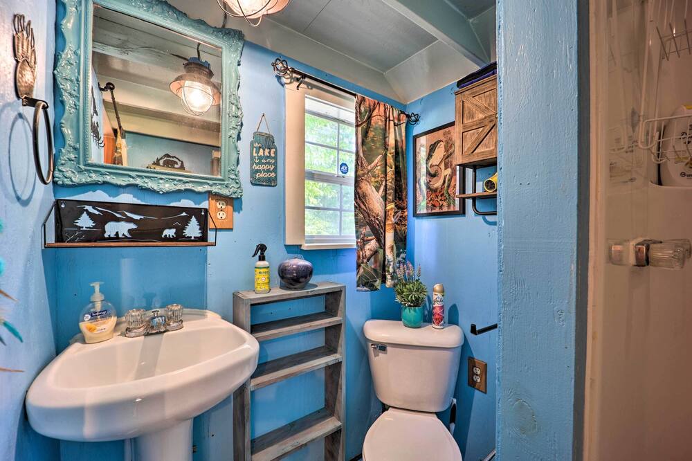 Photo of Bathroom in Eureka Springs